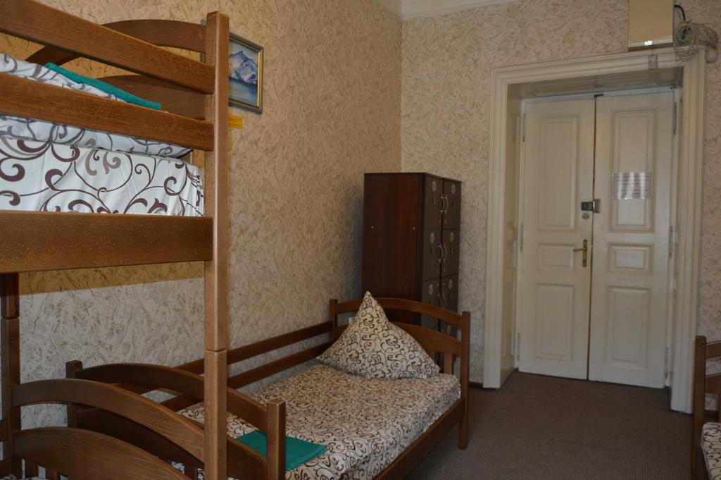Lviv Lucky Hostel Zewnętrze zdjęcie
